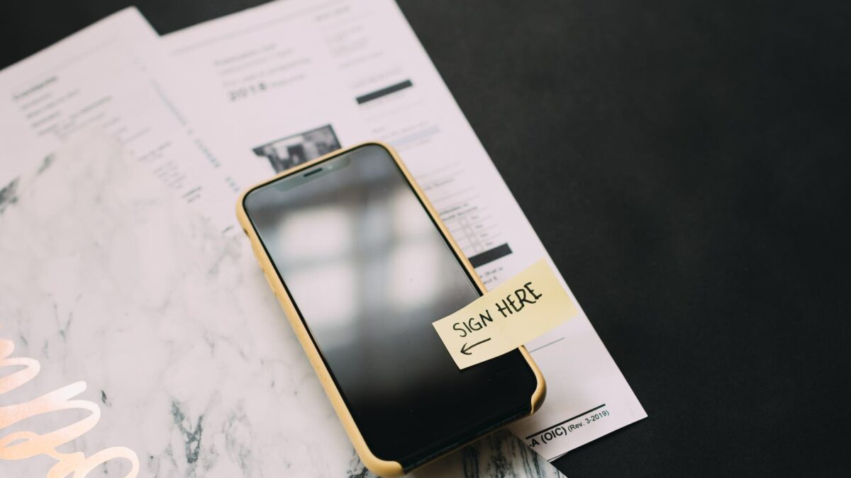Yousign: firma elettronica anche per affittare casa e siglare contratti di lavoro in remoto