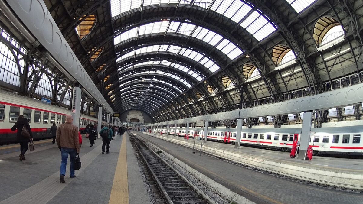 Vivere in provincia e lavorare a Milano: per l’affitto un risparmio fino a 1.700 euro al mese