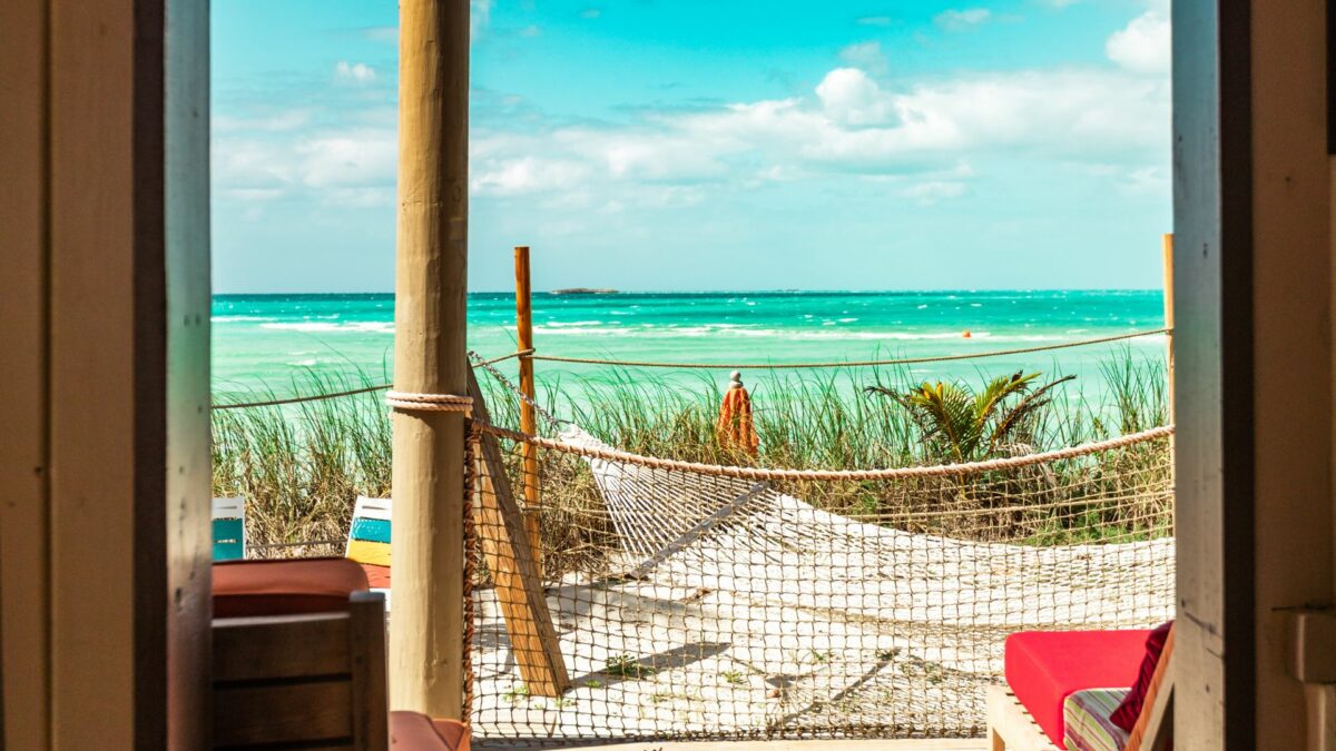 Maiora Solutions: per le case vacanza si preannuncia un’estate affollata e costosa