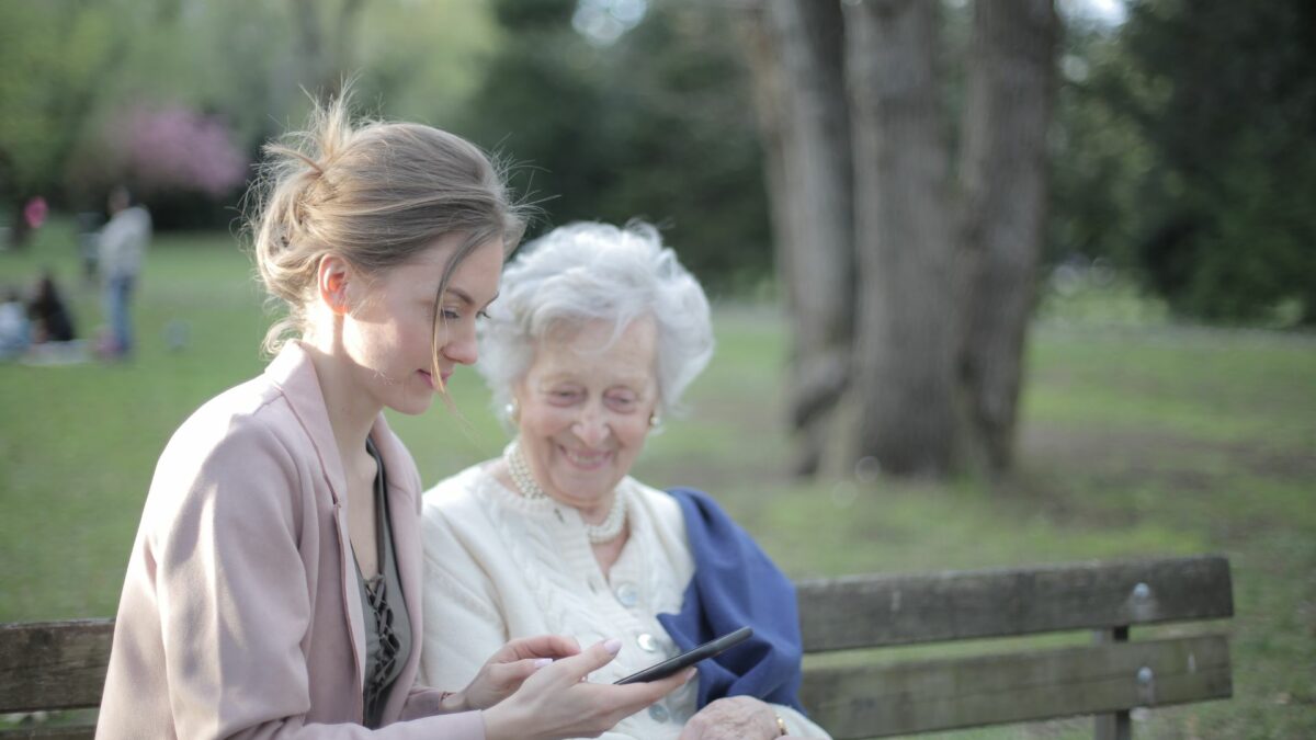 Tecnologia come leva per migliorare la qualità della vita degli over 65